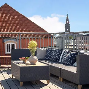  Apartment Sanders Leaves - Cute One-bedroom With A Large Rooftop Terrace